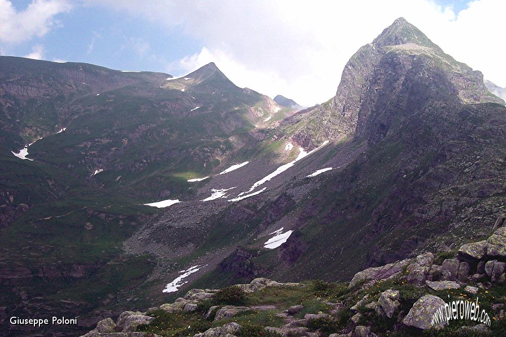 23- dal passo, pizzo Farno e monte Corte .jpg